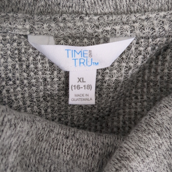 **3/$10** Time And Tru Funnel Neck Sweater Size XL - Picture 5 of 5